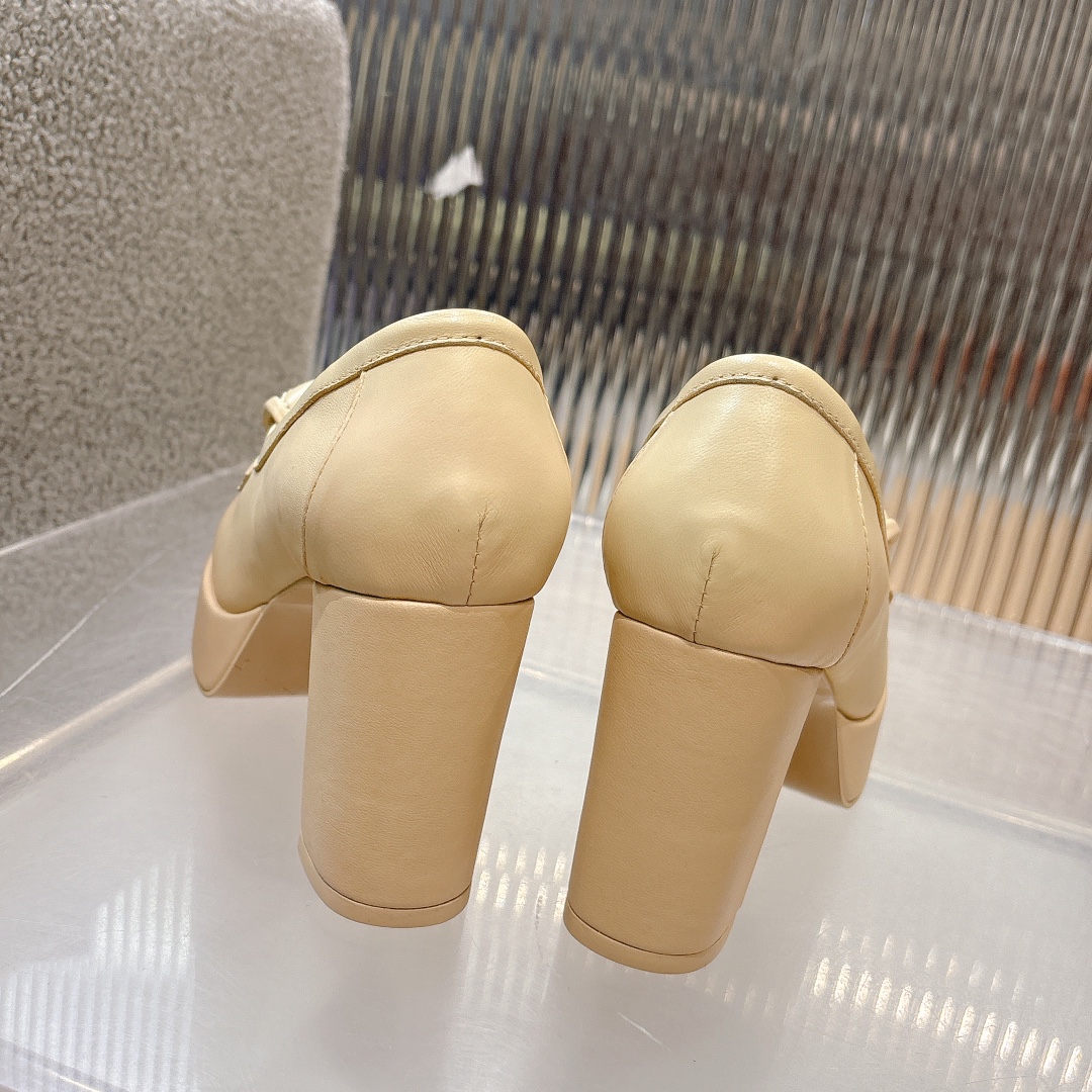 Women's shoes collection