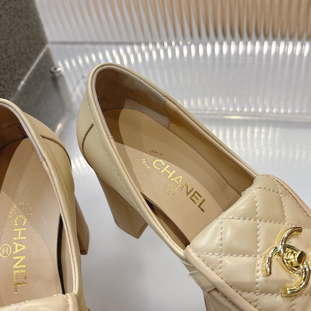 Women's shoes collection