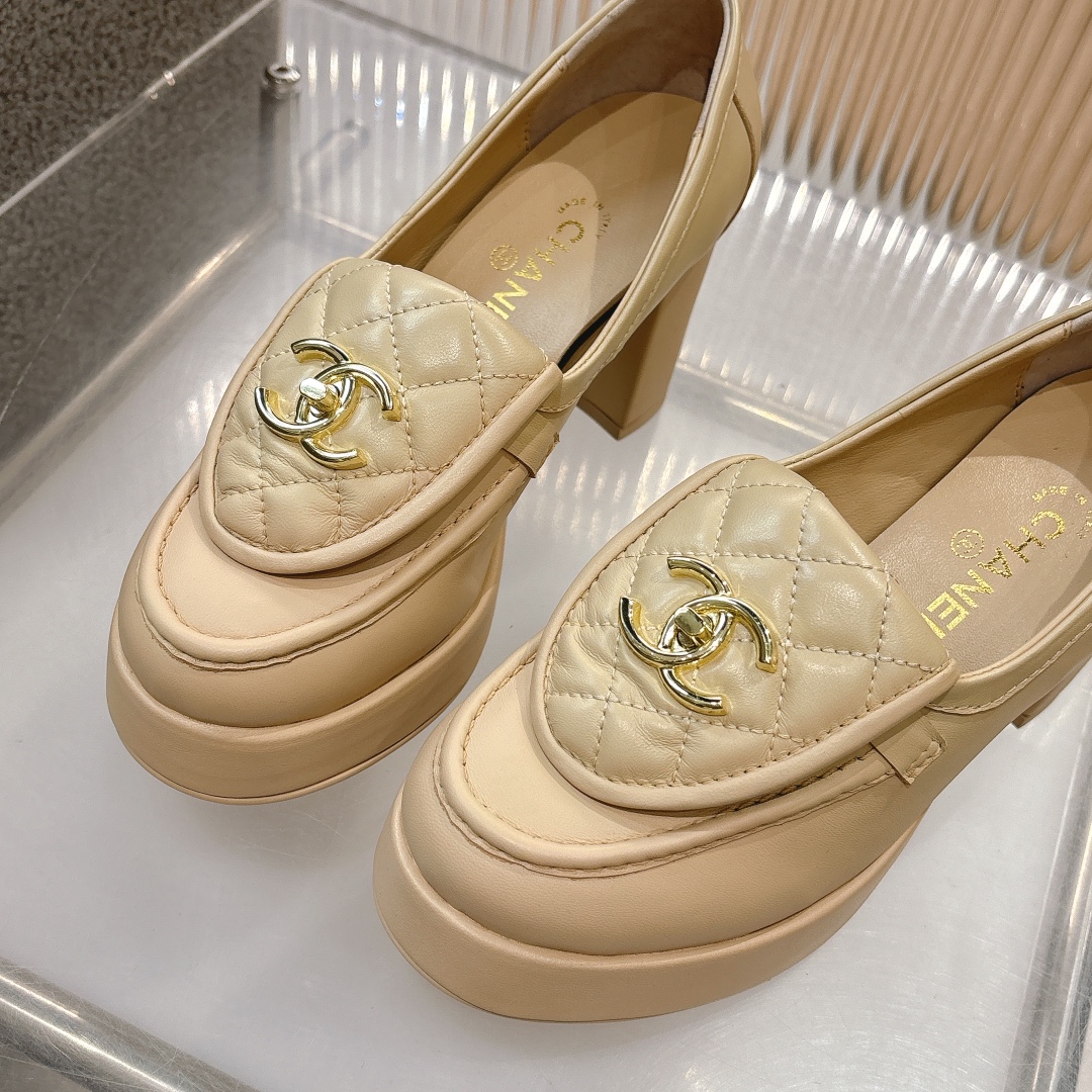 Women's shoes collection
