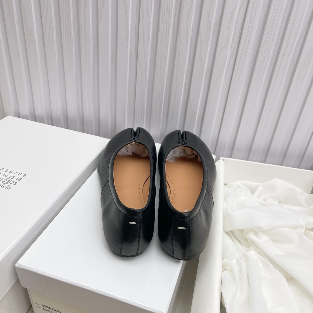 Women's shoes collection