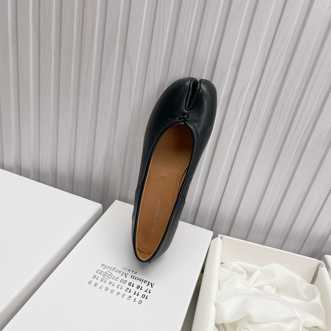 Women's shoes collection