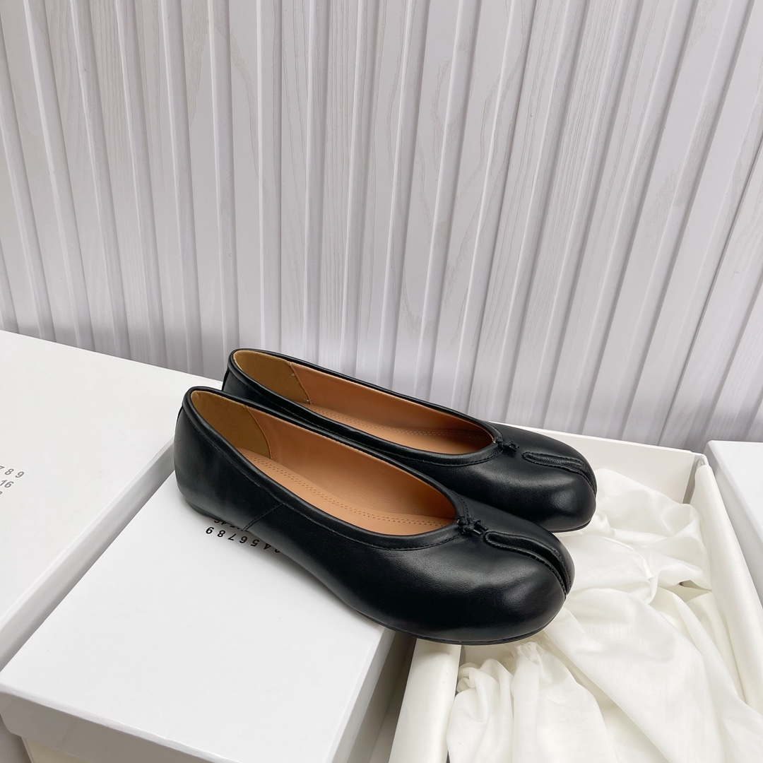Women's shoes collection