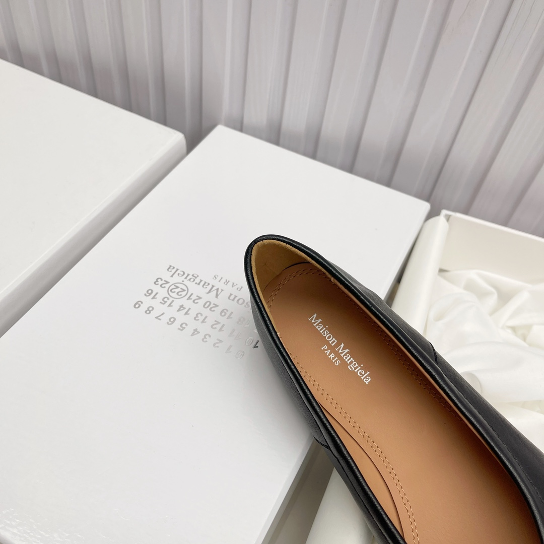 Women's shoes collection