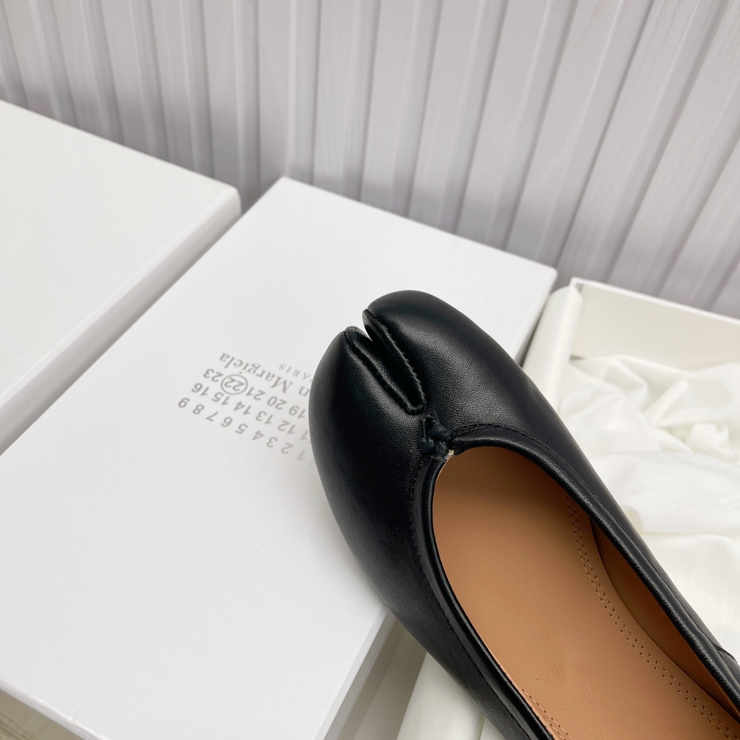 Women's shoes collection