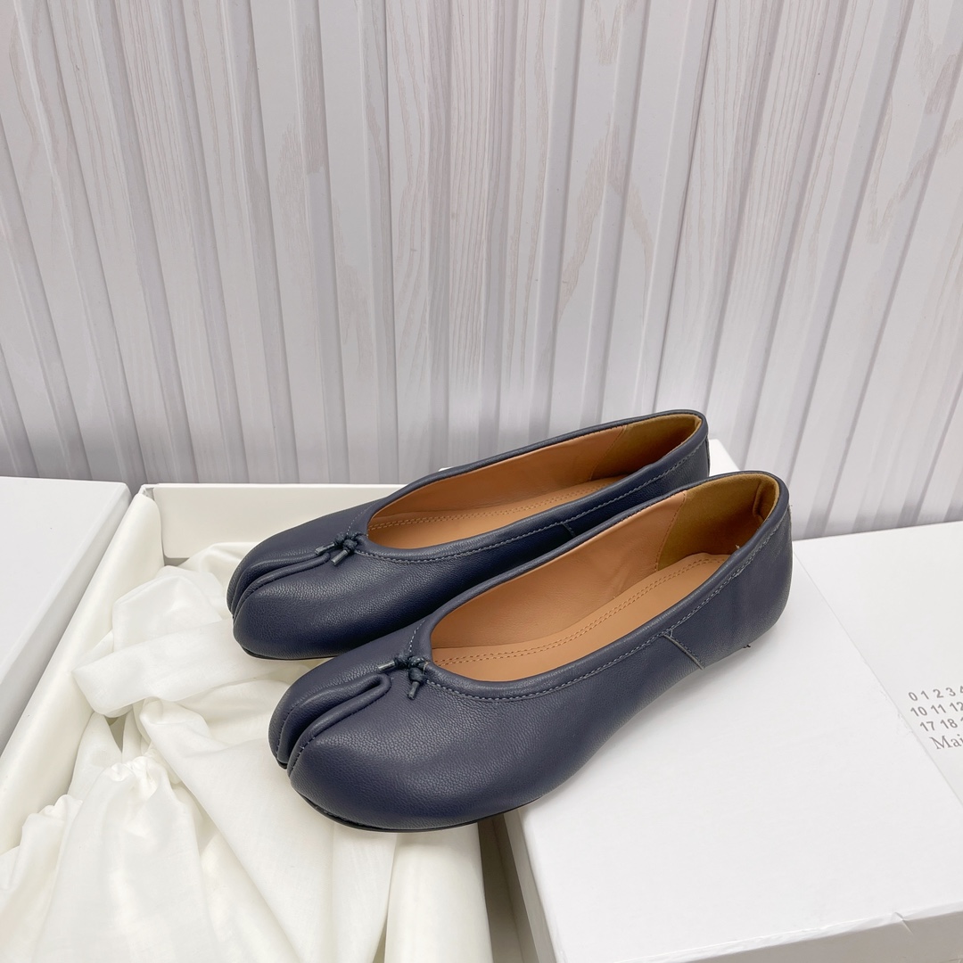 Women's shoes collection