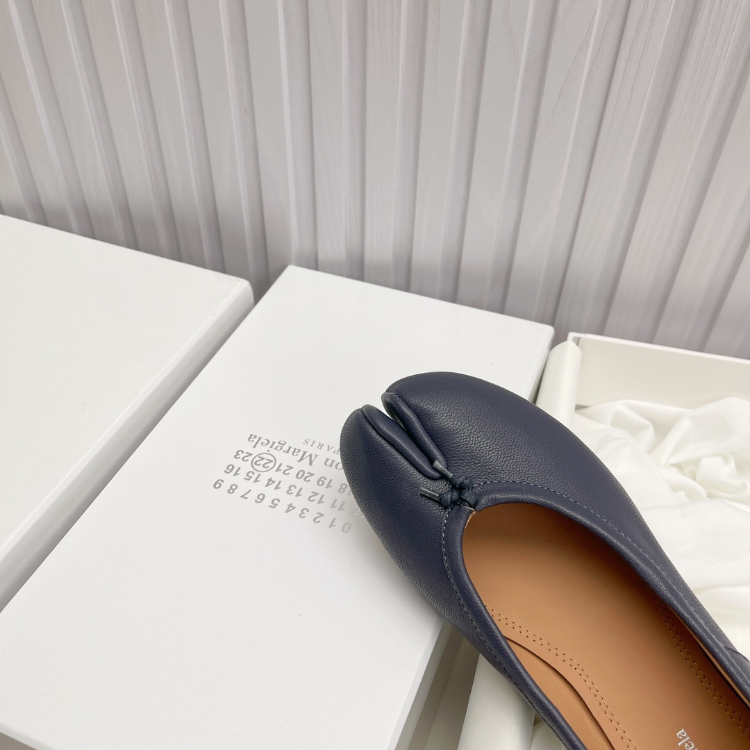 Women's shoes collection