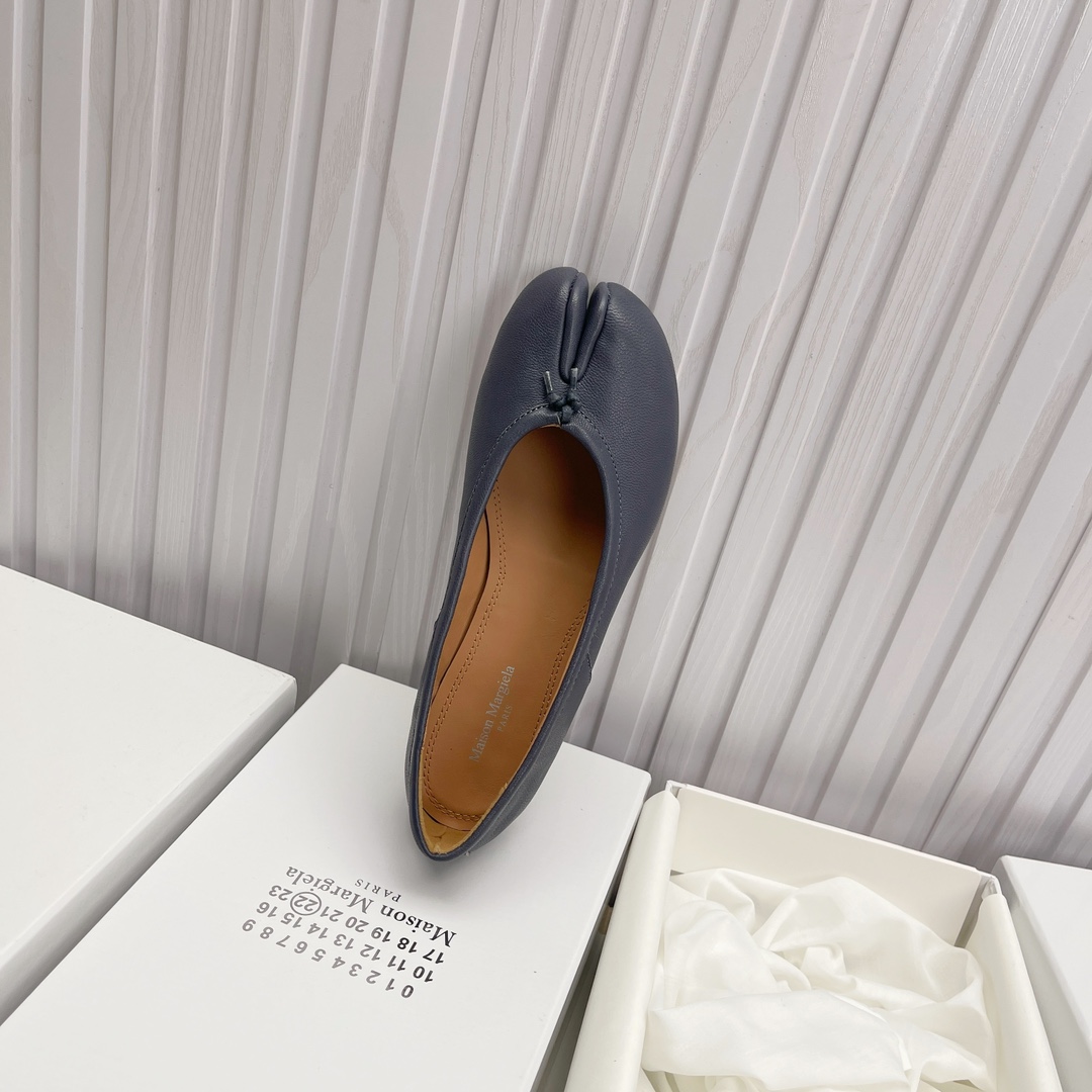 Women's shoes collection