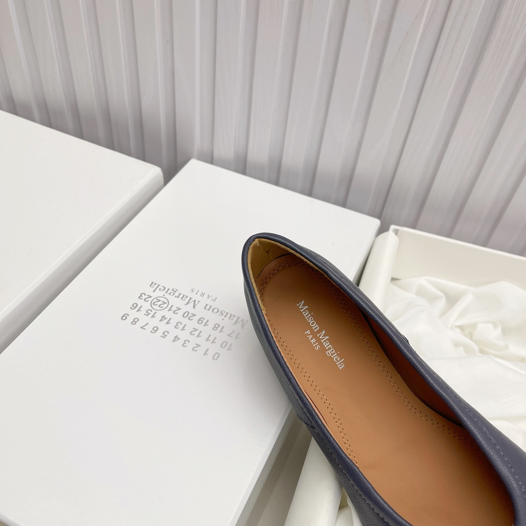 Women's shoes collection