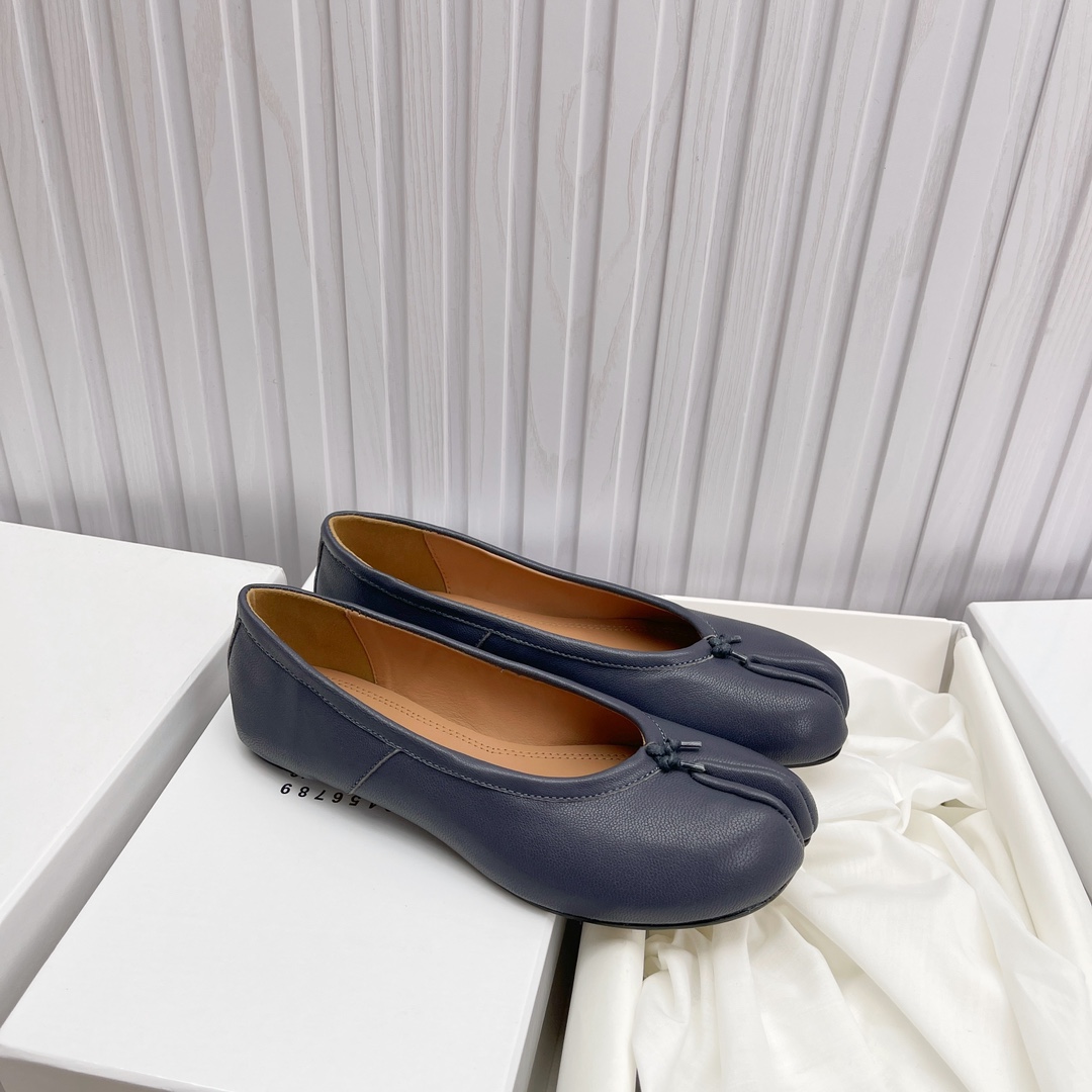 Women's shoes collection