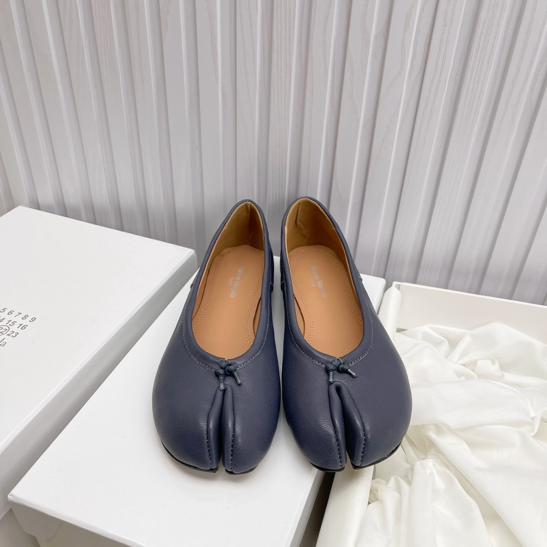 Women's shoes collection