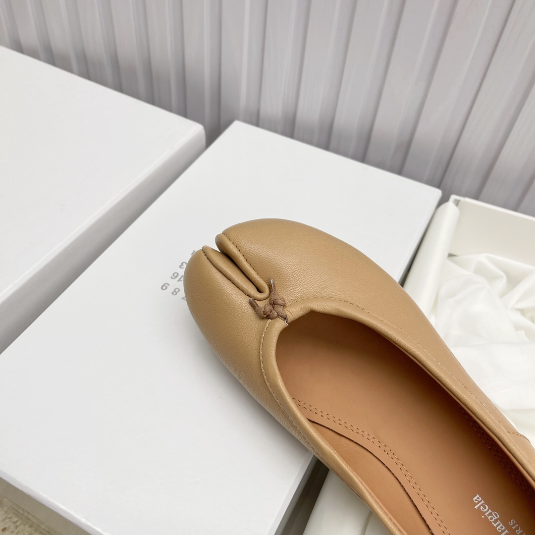 Women's shoes collection