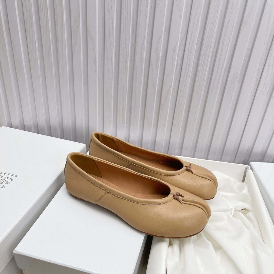 Women's shoes collection