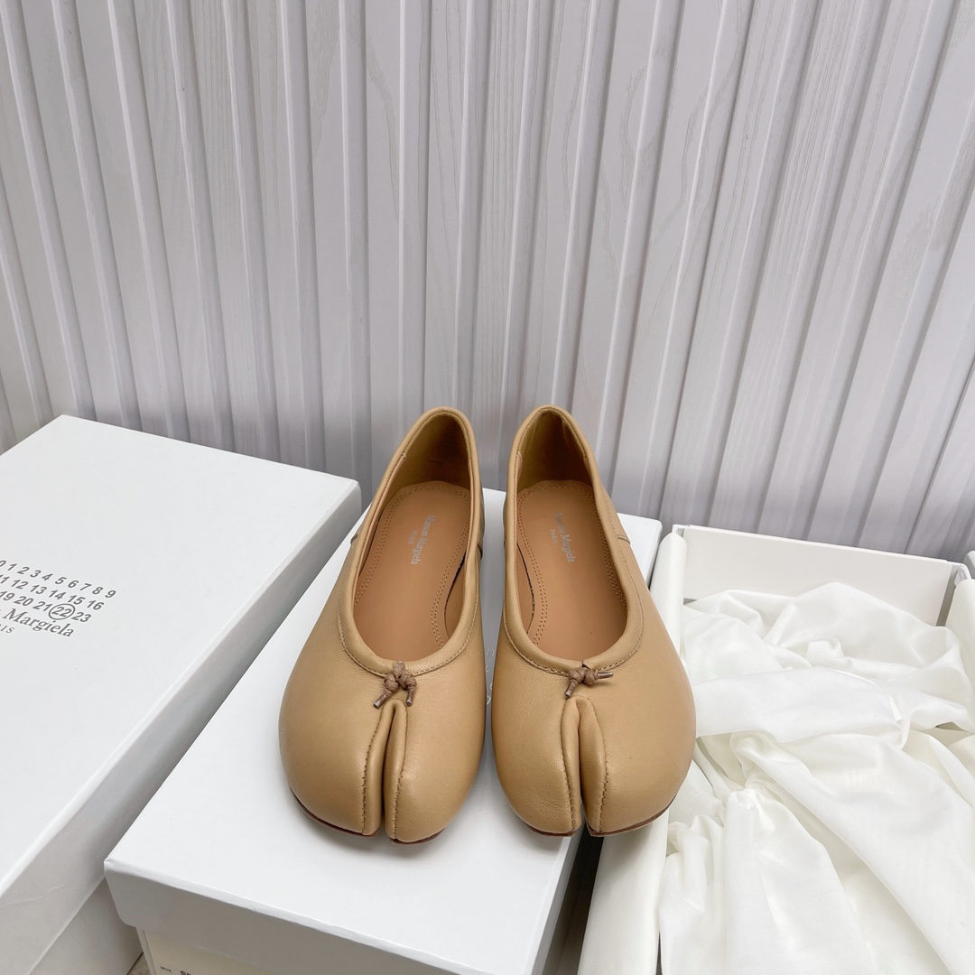Women's shoes collection
