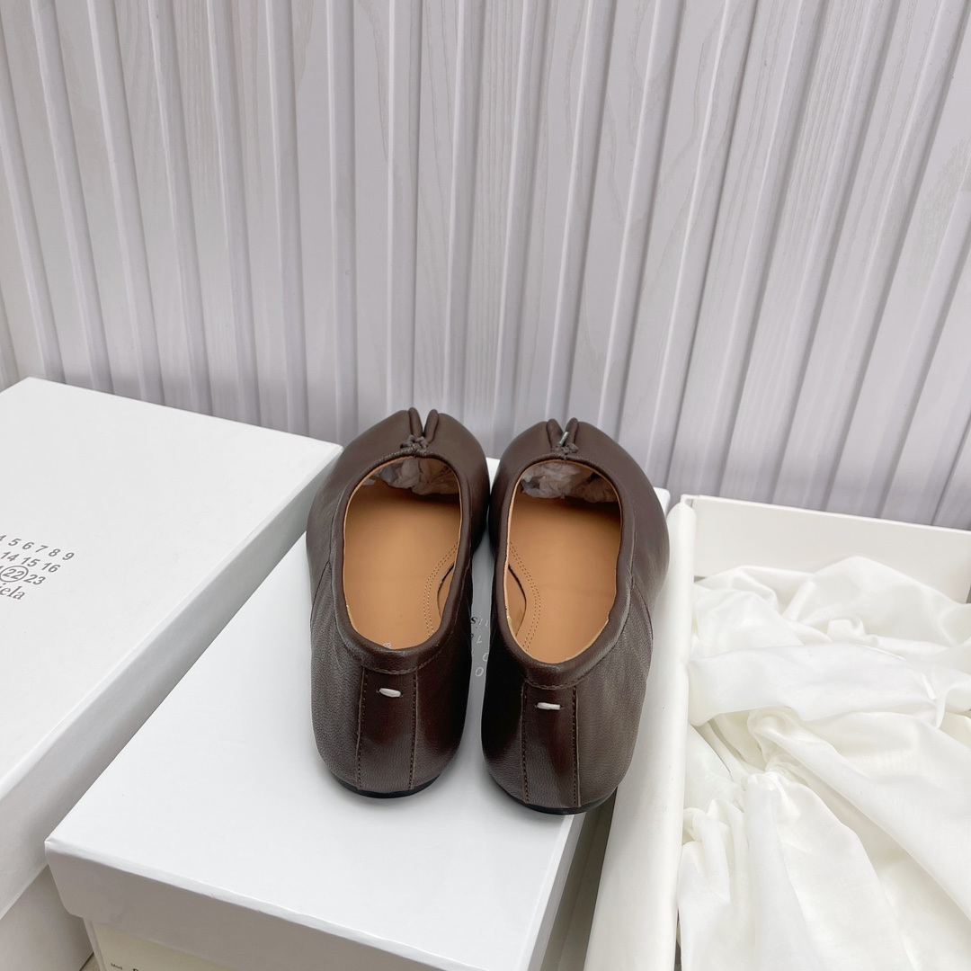 Women's shoes collection
