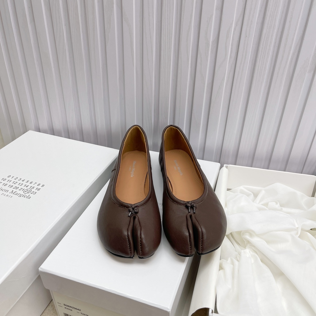 Women's shoes collection