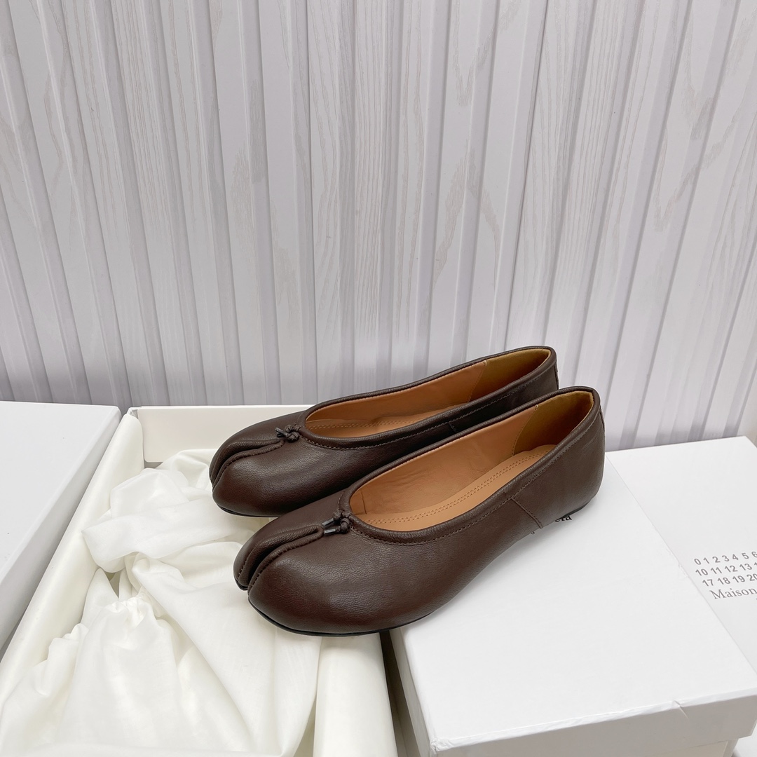 Women's shoes collection