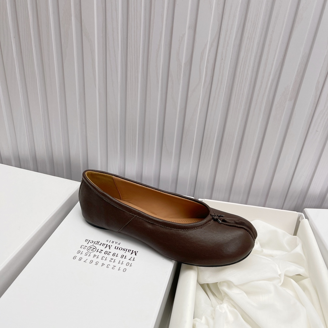 Women's shoes collection
