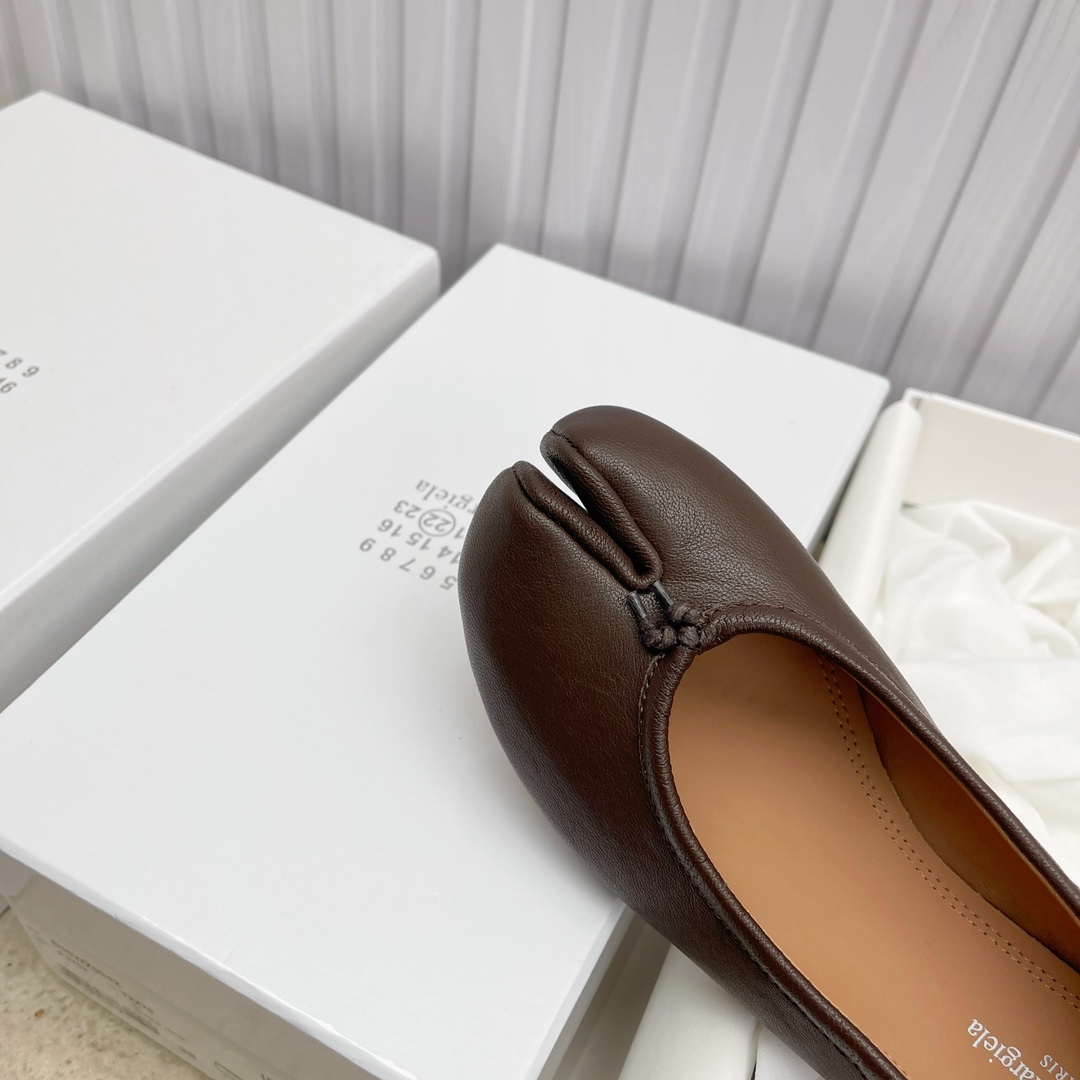 Women's shoes collection