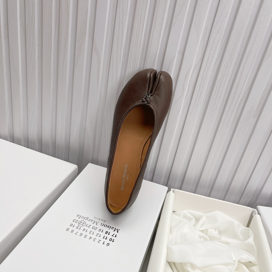 Women's shoes collection