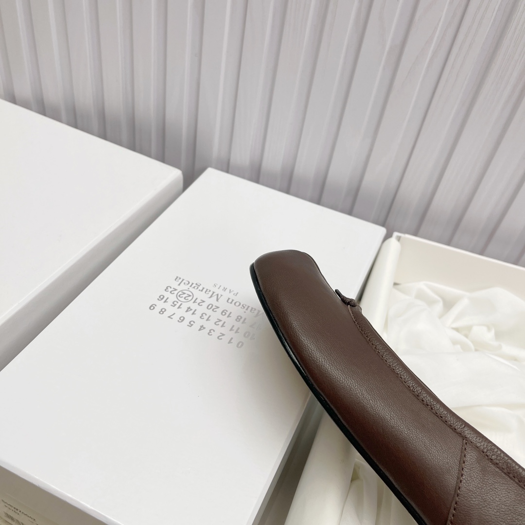 Women's shoes collection
