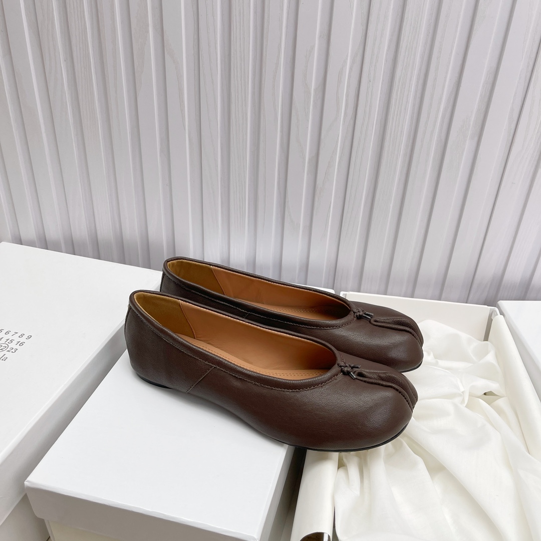 Women's shoes collection