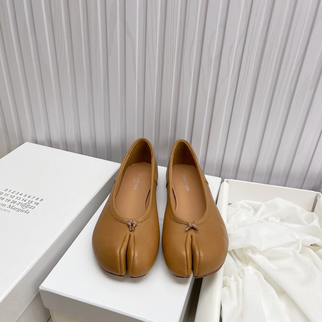 Women's shoes collection