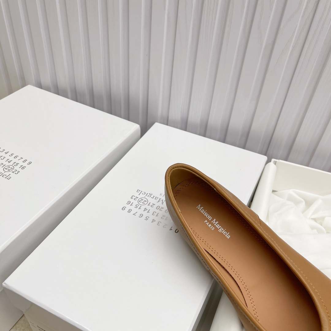 Women's shoes collection
