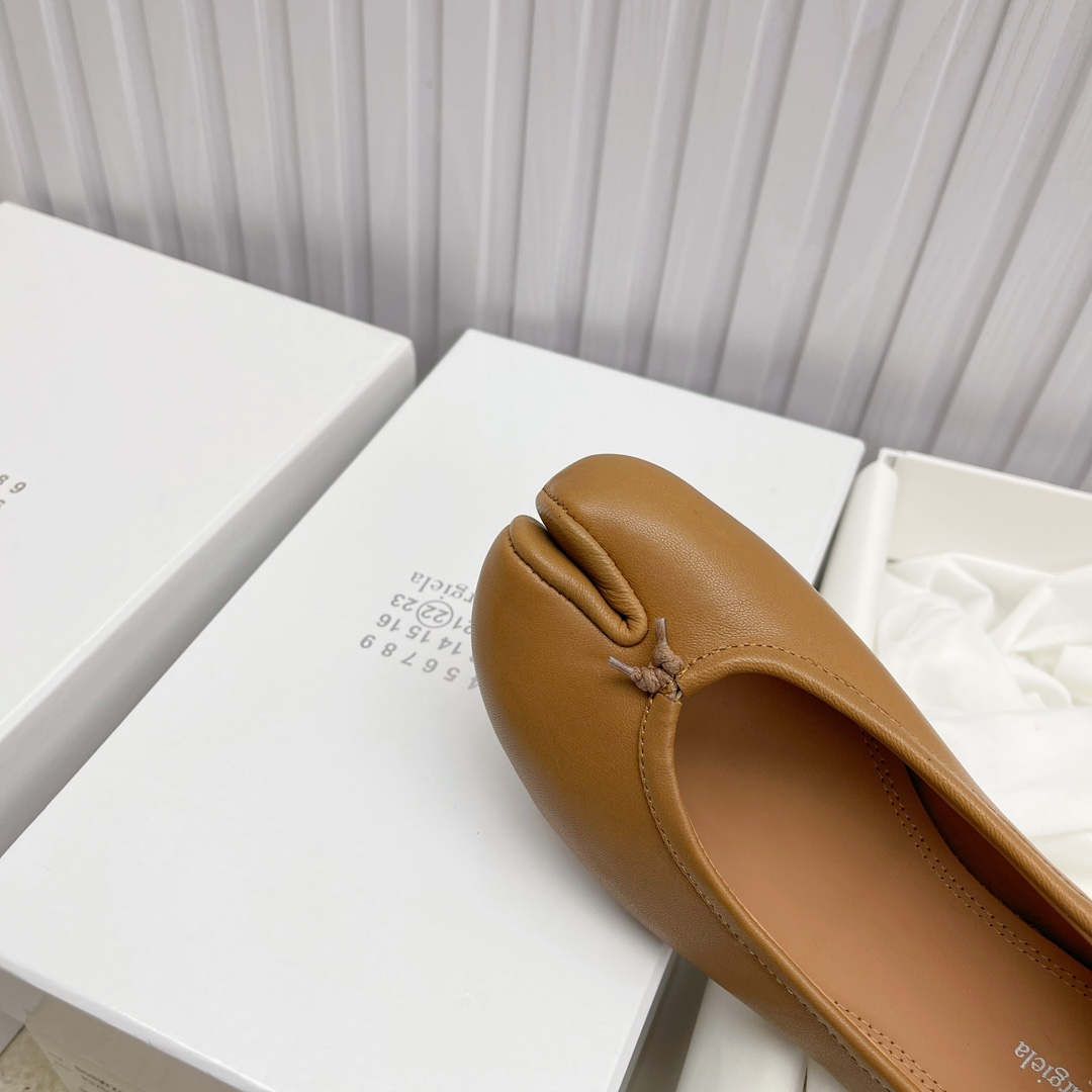 Women's shoes collection