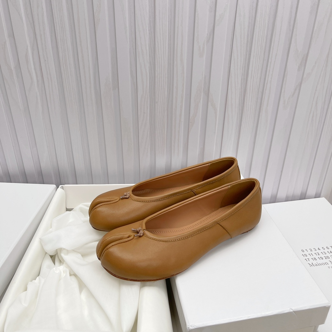 Women's shoes collection