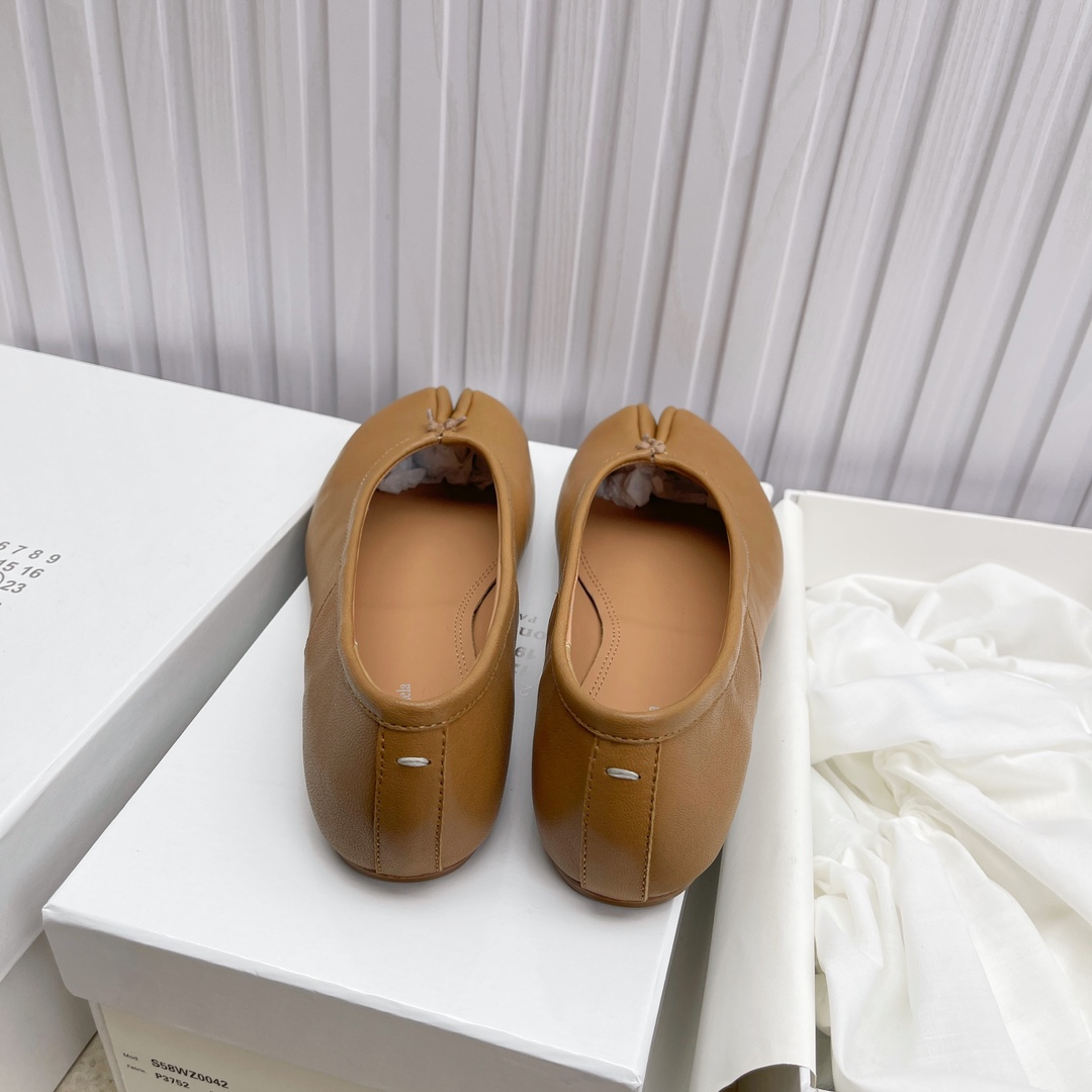 Women's shoes collection