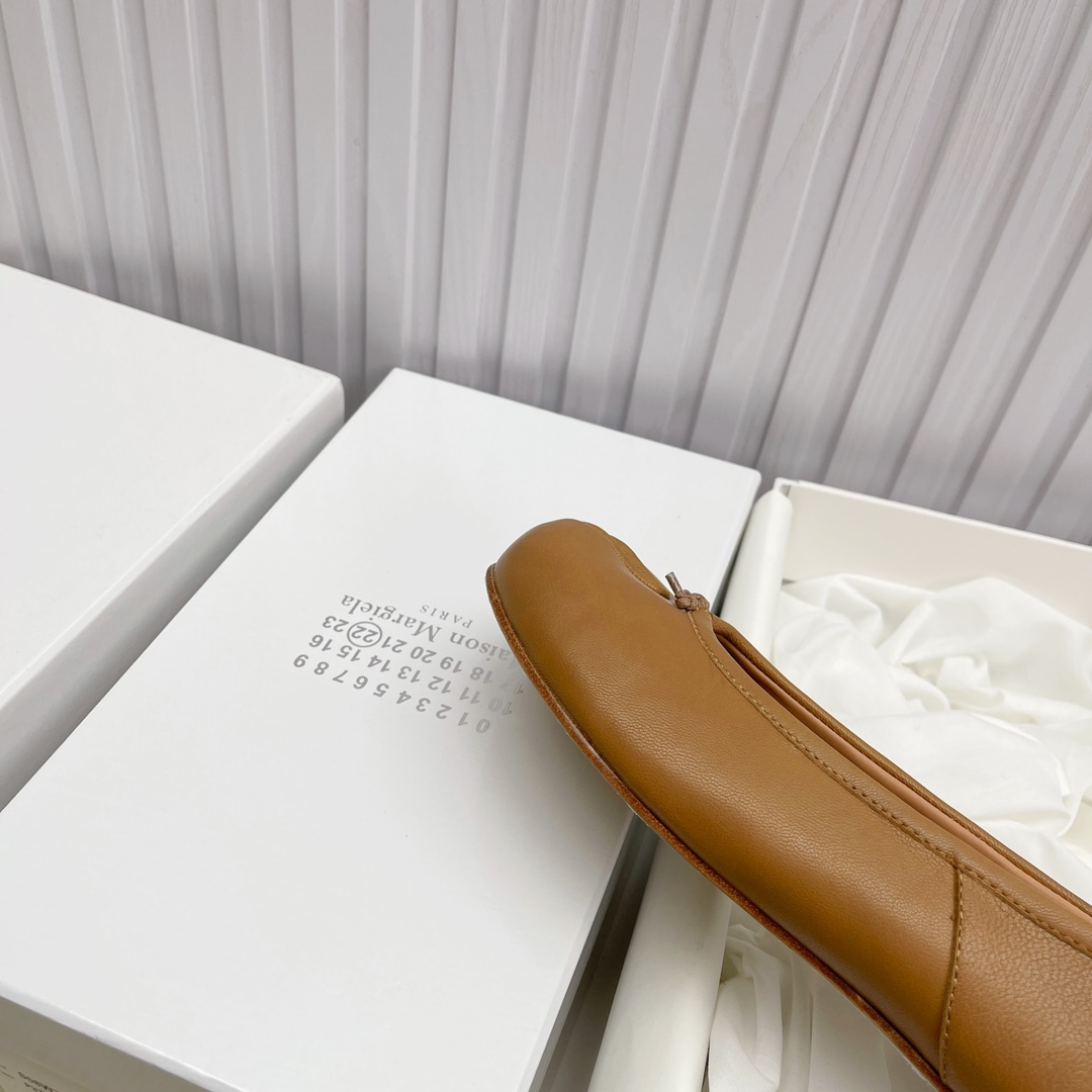 Women's shoes collection