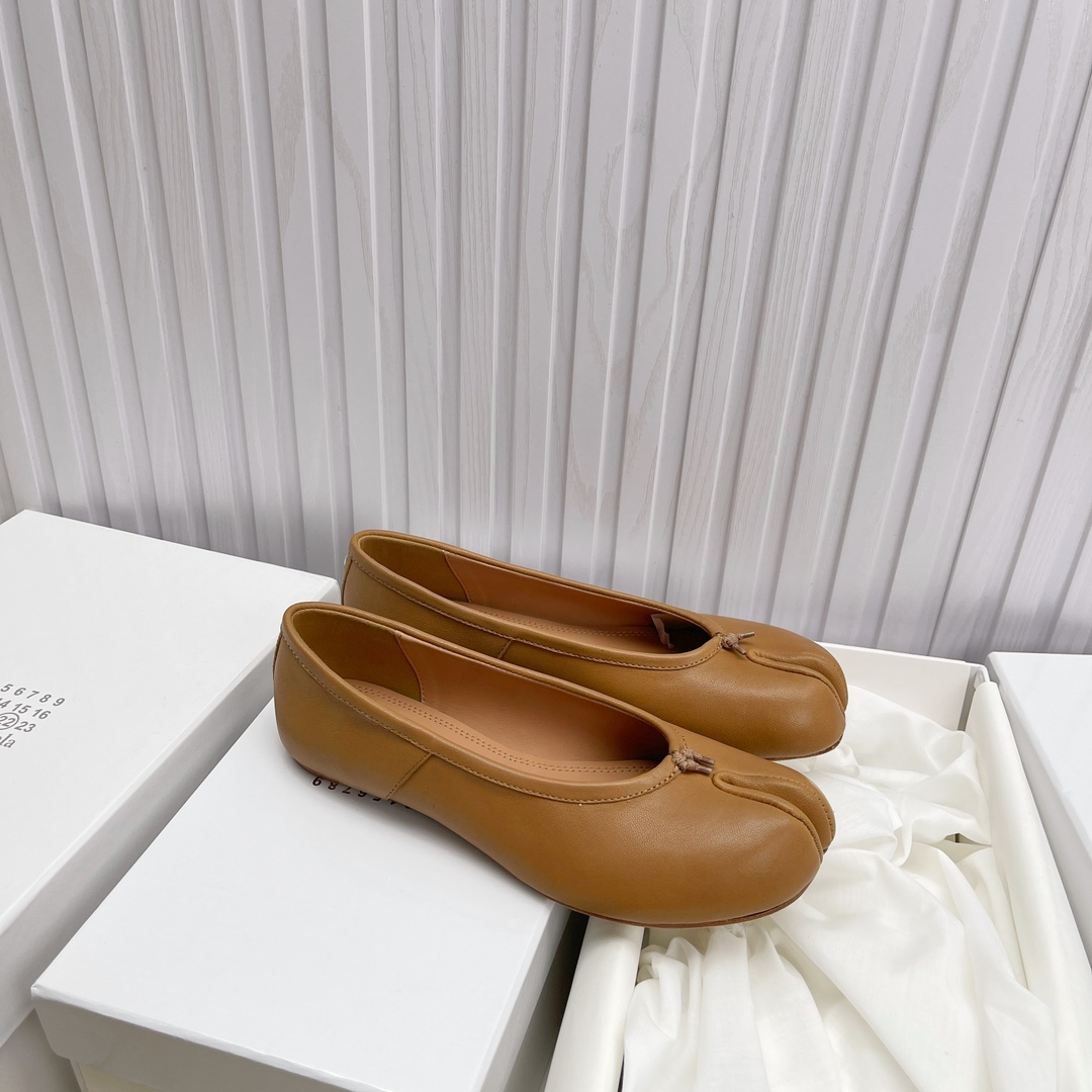 Women's shoes collection