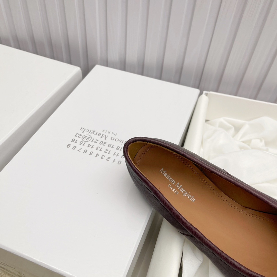 Women's shoes collection