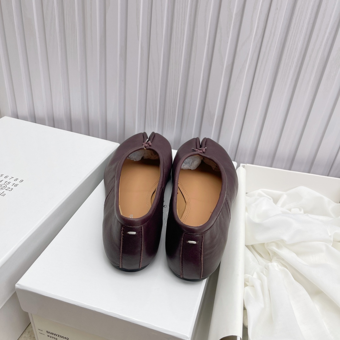 Women's shoes collection