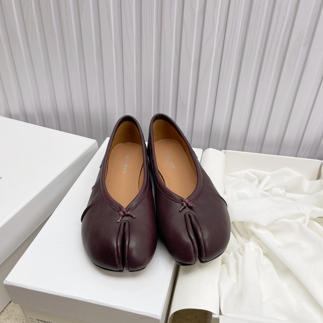 Women's shoes collection