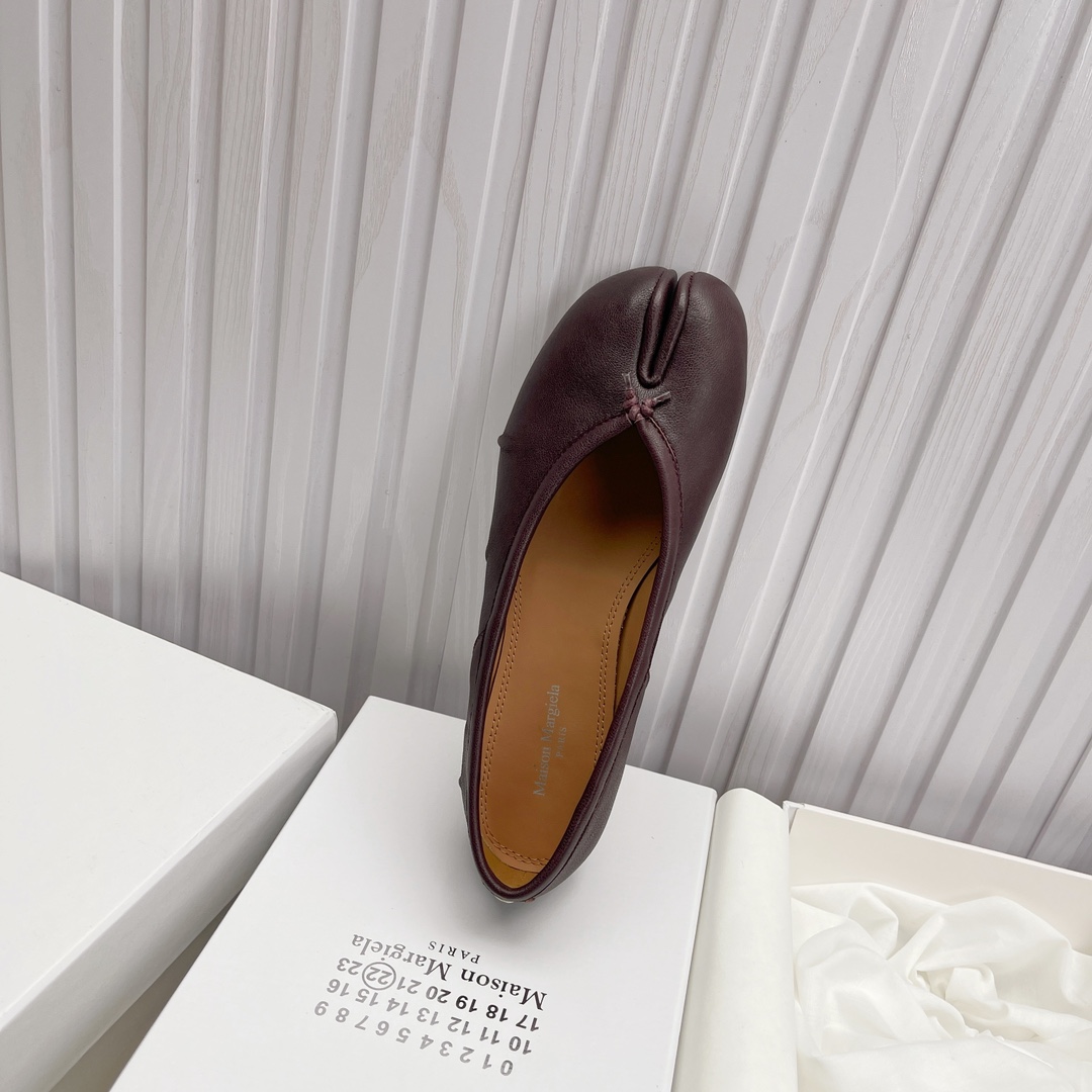 Women's shoes collection