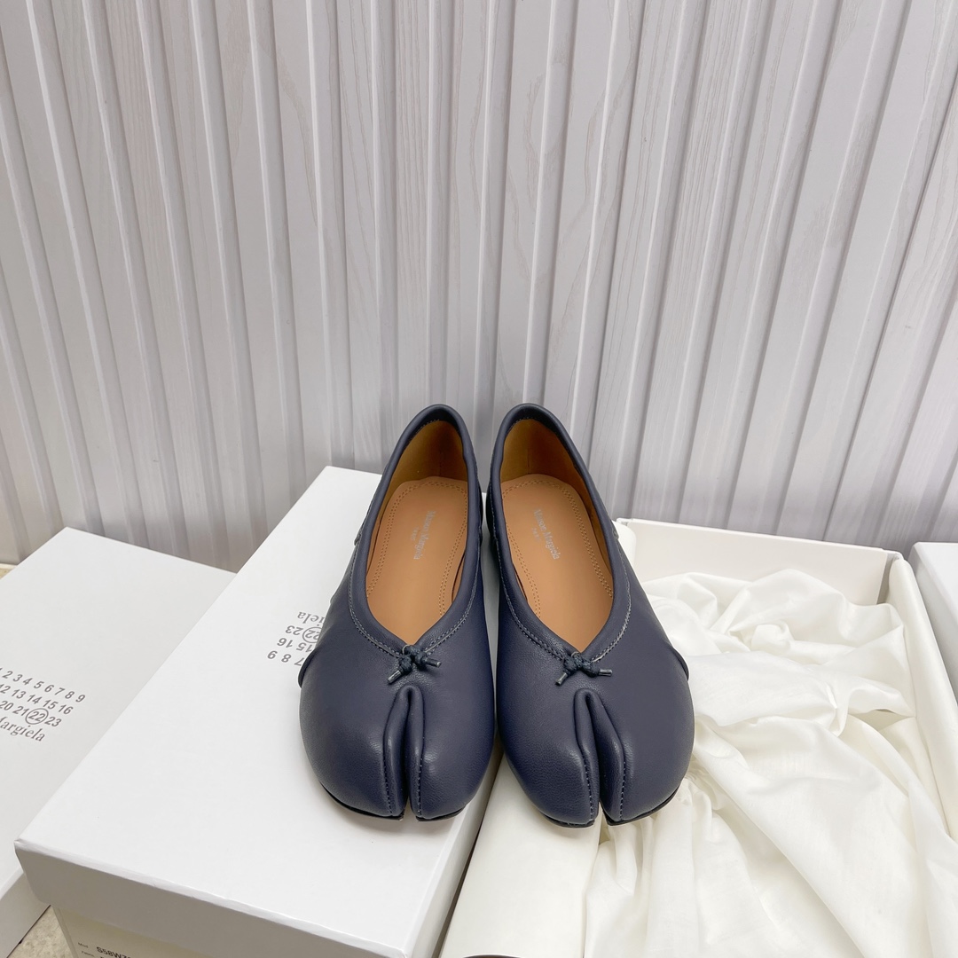 Women's shoes collection