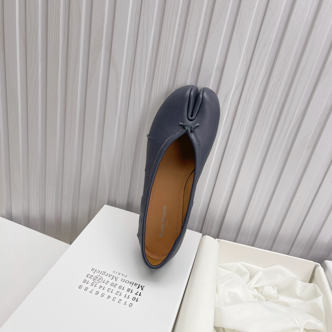 Women's shoes collection