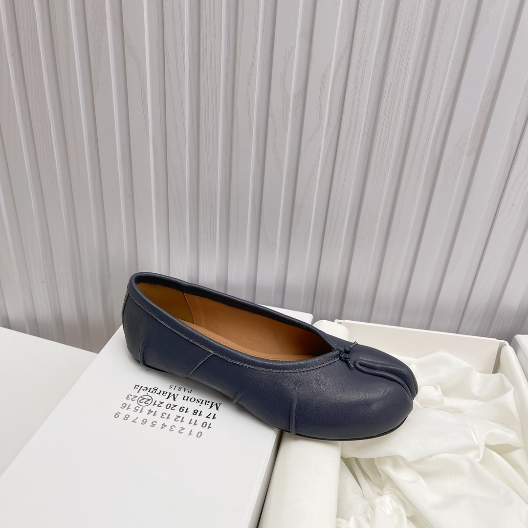 Women's shoes collection