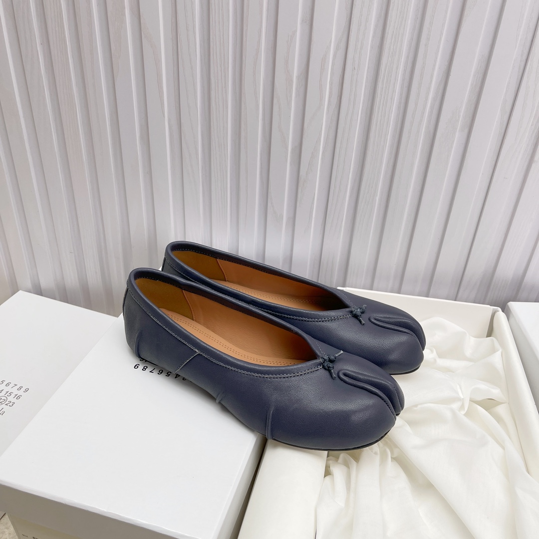 Women's shoes collection