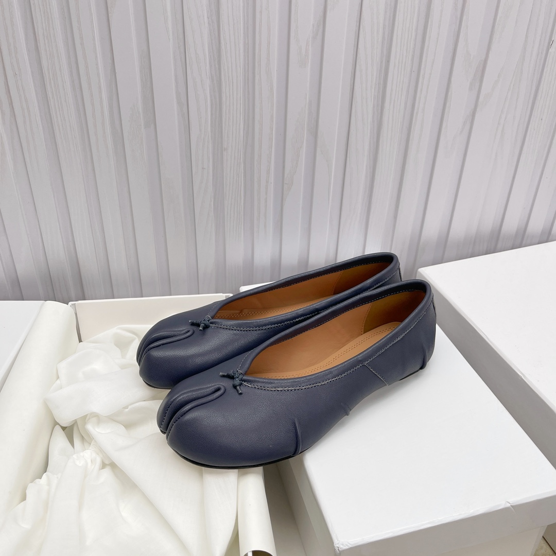 Women's shoes collection