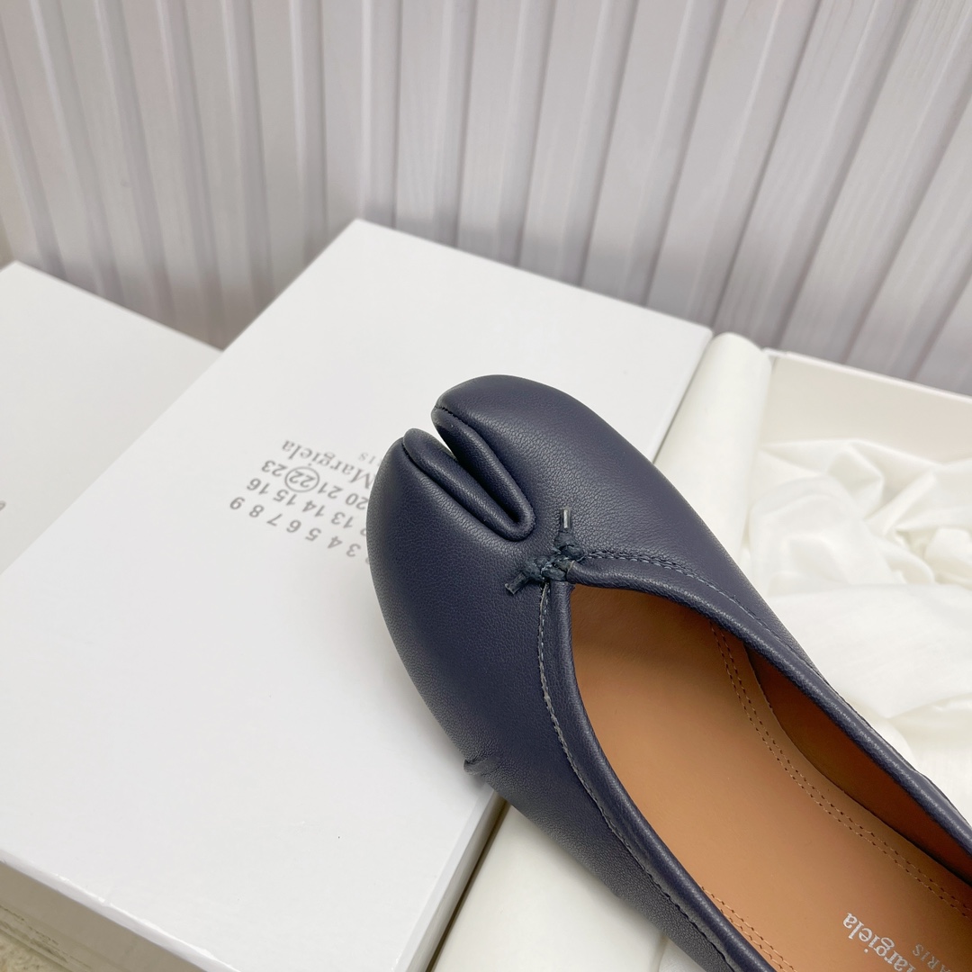 Women's shoes collection