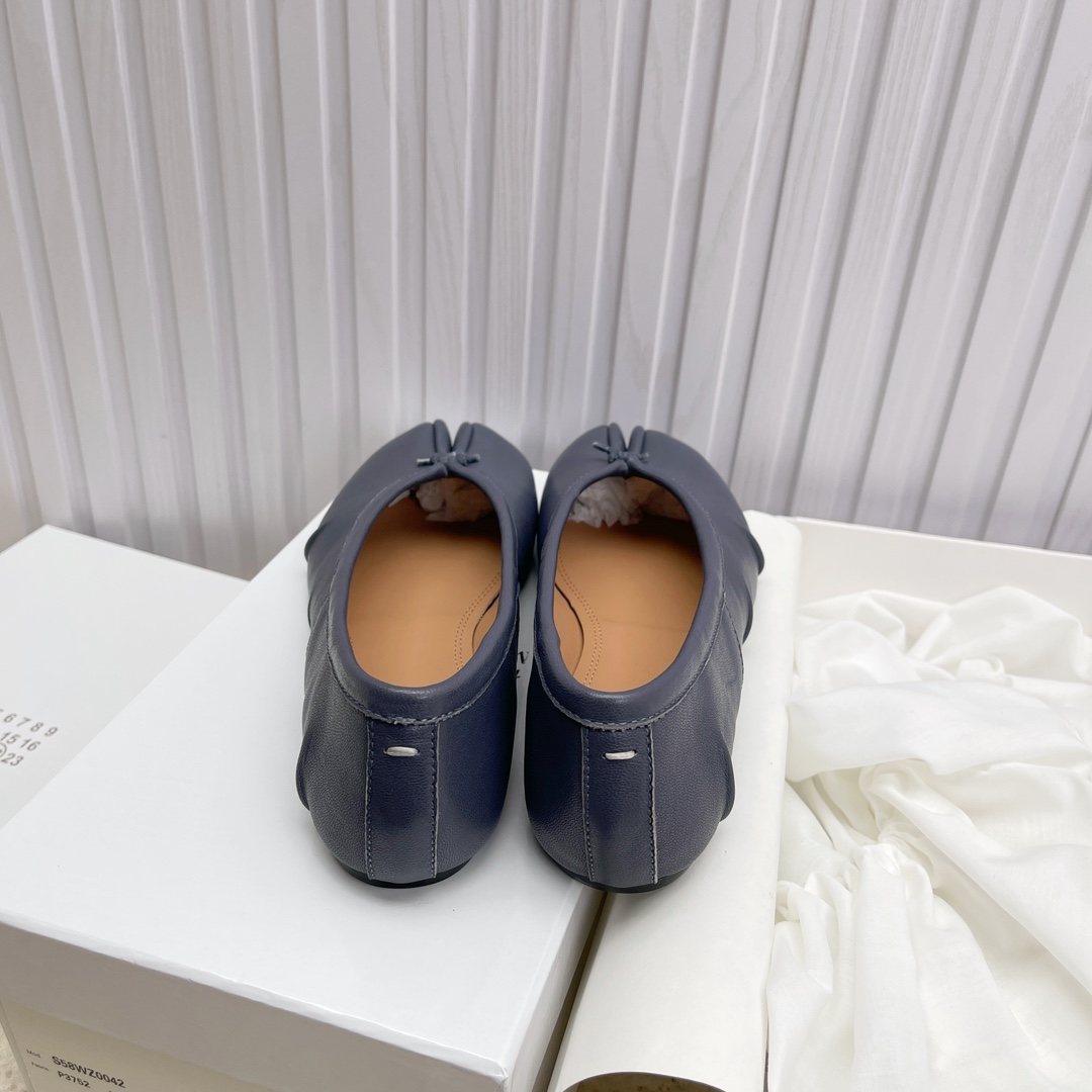 Women's shoes collection