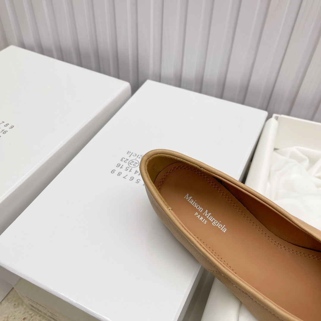 Women's shoes collection