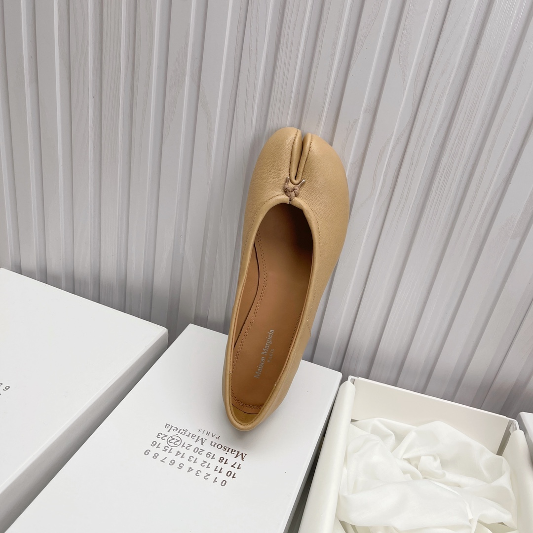 Women's shoes collection