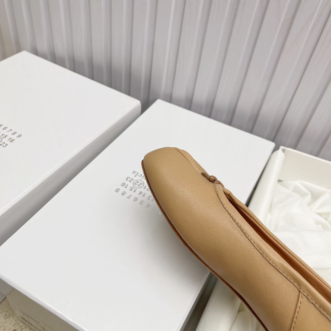 Women's shoes collection