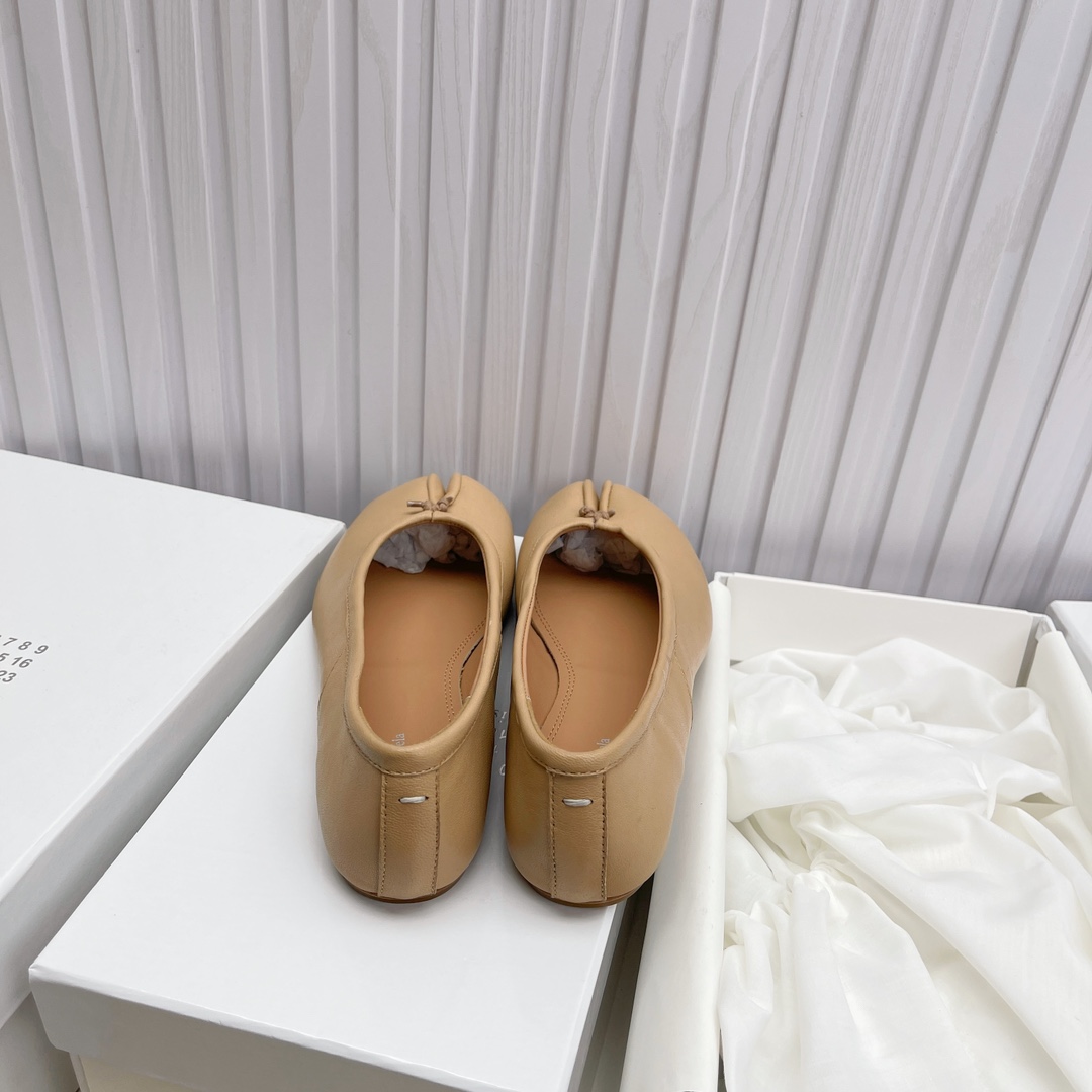 Women's shoes collection