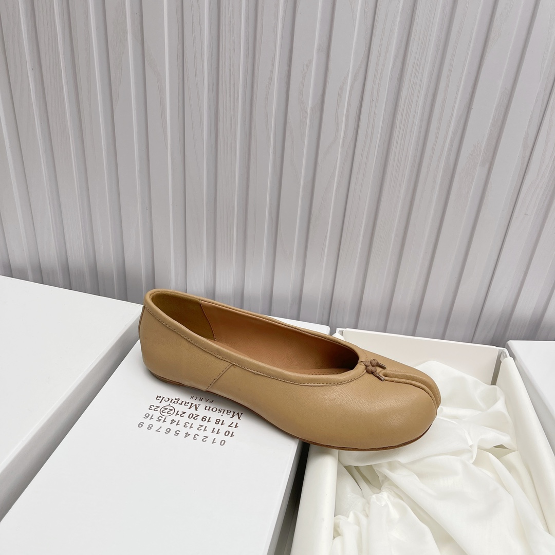 Women's shoes collection