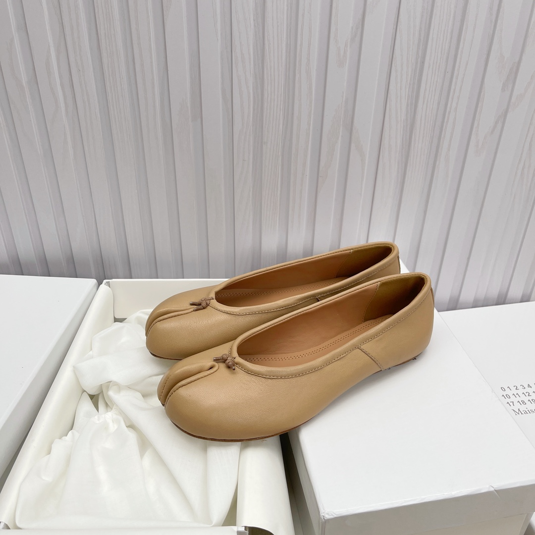 Women's shoes collection