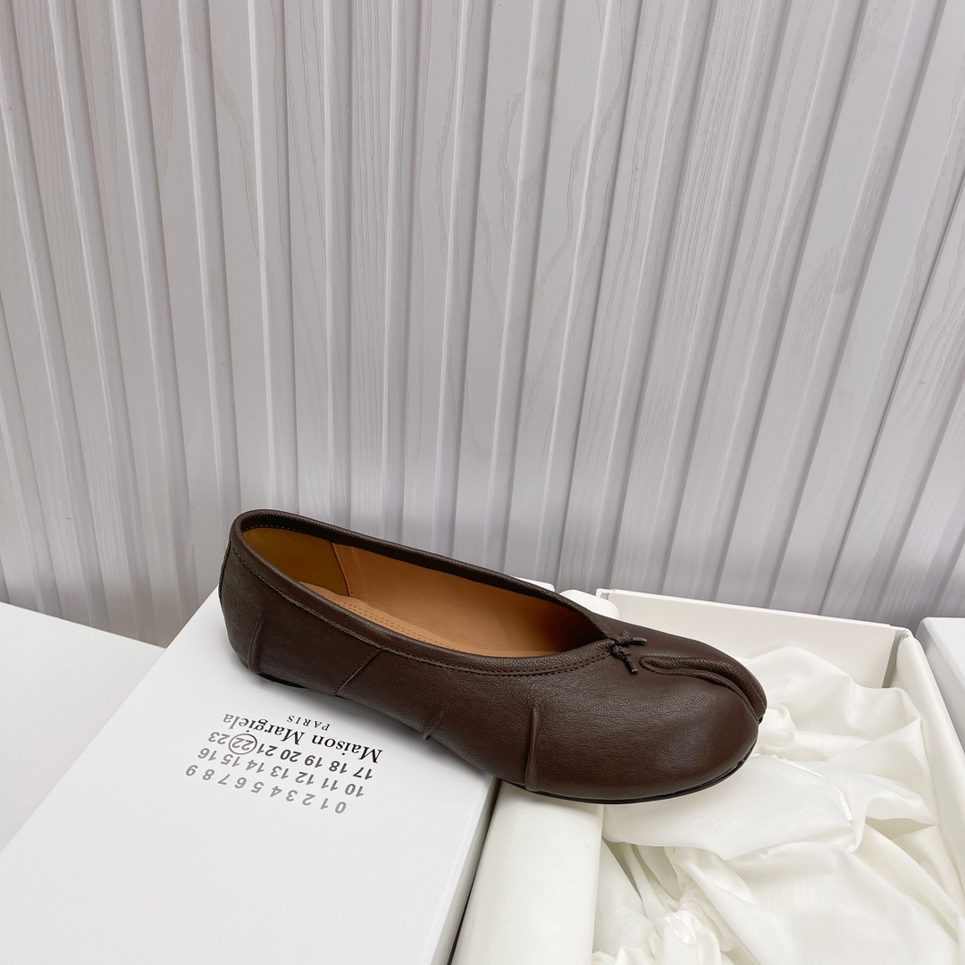 Women's shoes collection